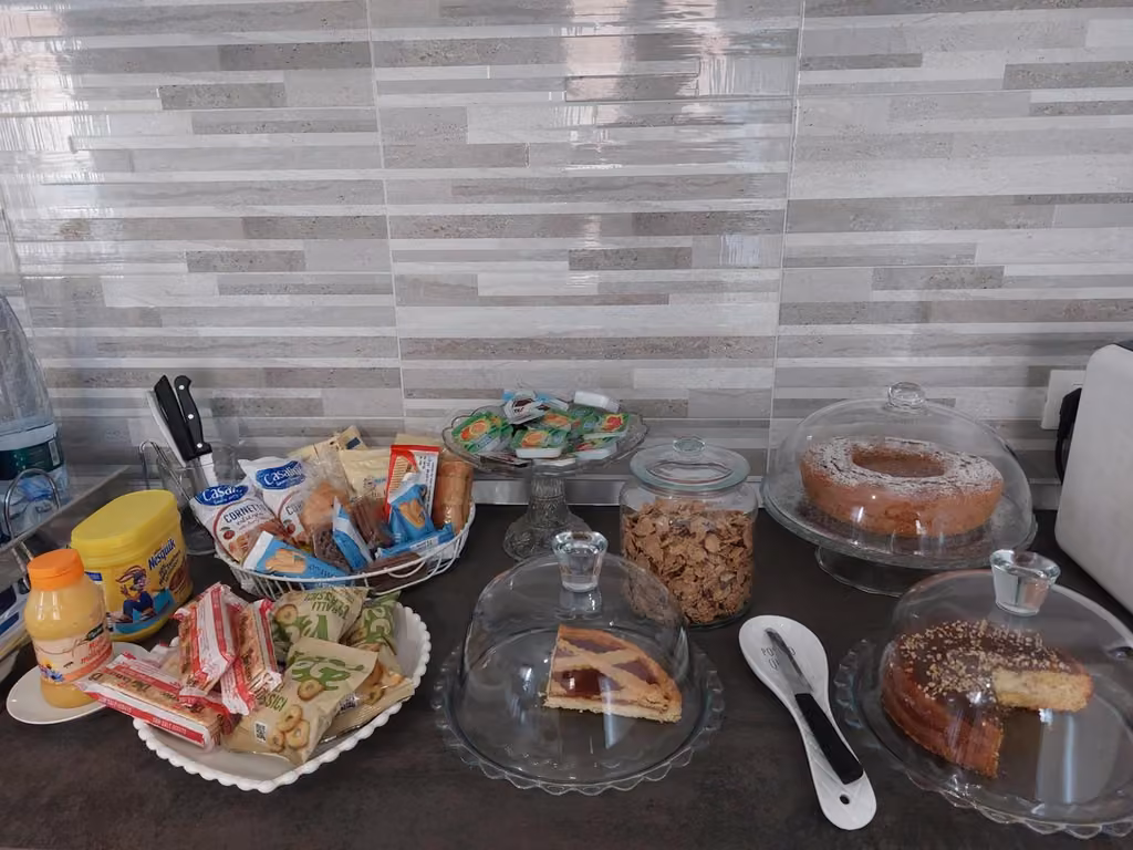 Specialità locali servite a colazione al B&B Piazza Angioina